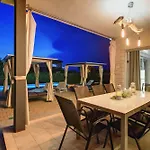 Sky Dream Near Novigrad For 6 Persons With Private Heated Pool - Pet Friendly