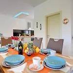 Sky Dream Near Novigrad For 6 Persons With Private Heated Pool - Pet Friendly Villa