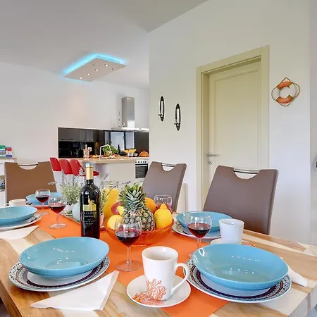 Sky Dream Near Novigrad For 6 Persons With Private Heated Pool - Pet Friendly Villa