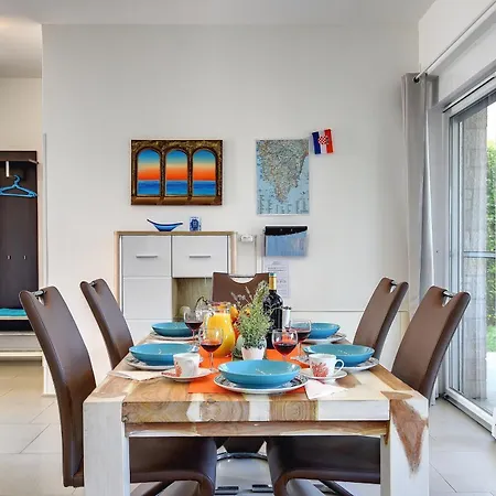 Villa Sky Dream Near Novigrad For 6 Persons With Private Heated Pool - Pet Friendly *