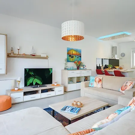 Sky Dream Near Novigrad For 6 Persons With Private Heated Pool - Pet Friendly Villa *
