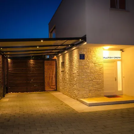 Sky Dream For 8 Persons Near Novigrad * Buzinija