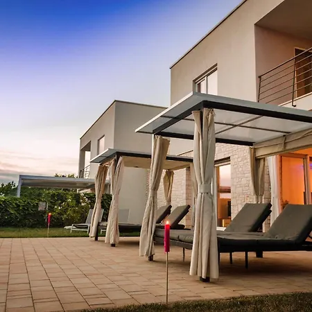 Sky Dream Near Novigrad For 6 Persons With Private Heated Pool - Pet Friendly