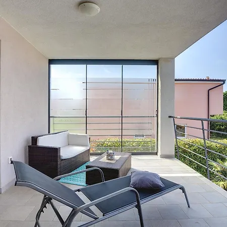 Sky Dream Near Novigrad For 6 Persons With Private Heated Pool - Pet Friendly Villa *