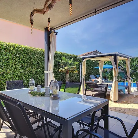 Sky Dream Near Novigrad For 6 Persons With Private Heated Pool - Pet Friendly Villa *