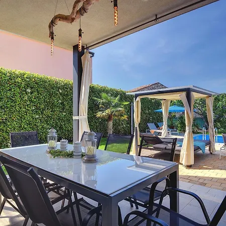 Sky Dream For 8 Persons Near Novigrad Villa *