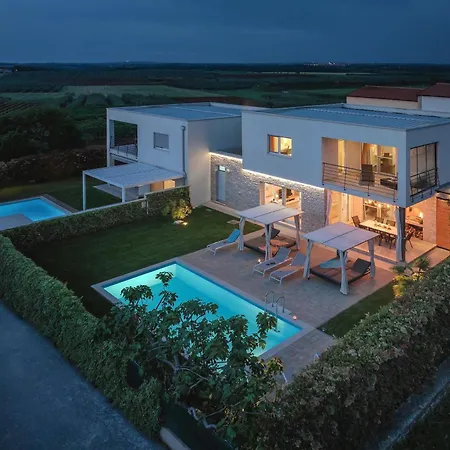 Sky Dream Near Novigrad For 6 Persons With Private Heated Pool - Pet Friendly Villa
