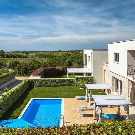 Villa Sky Dream Near Novigrad For 6 Persons With Private Heated Pool - Pet Friendly *