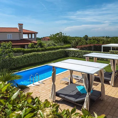 Sky Dream Near Novigrad For 6 Persons With Private Heated Pool - Pet Friendly Villa Buzinija