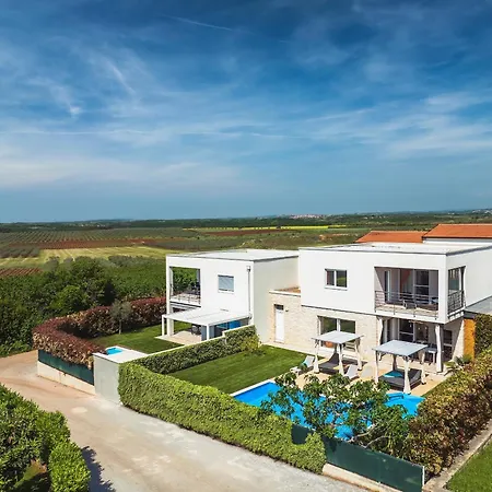 Sky Dream For 8 Persons Near Novigrad *