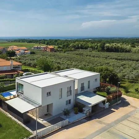 Sky Dream Near Novigrad For 6 Persons With Private Heated Pool - Pet Friendly