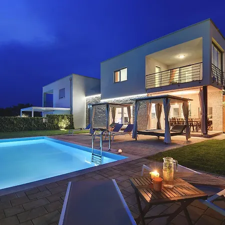 Sky Dream Near Novigrad For 6 Persons With Private Heated Pool - Pet Friendly Bužinija